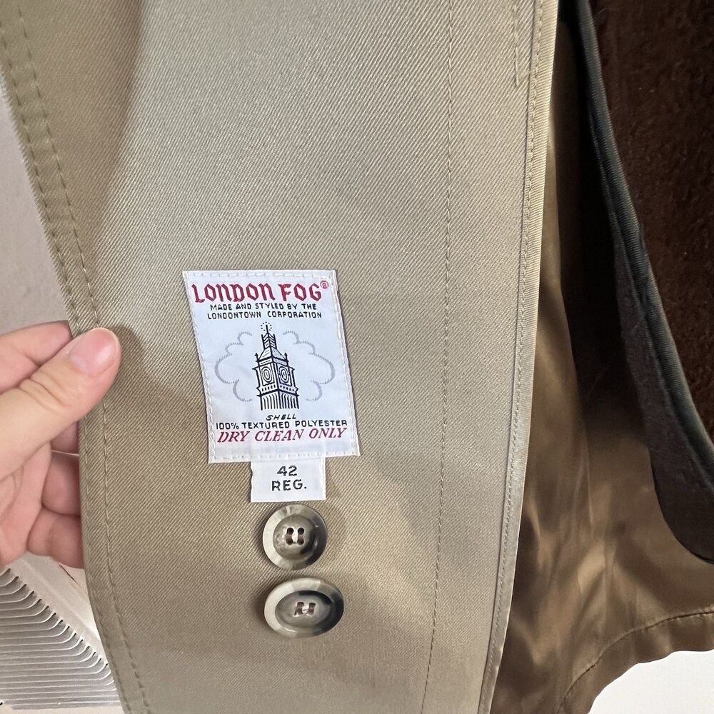 Vintage LONDON FOG Maincoats Trench Coat Tan Removable  Lining Zip 42 Reg - Picture 10 of 16